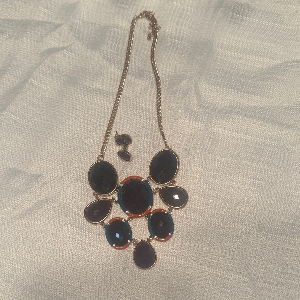 Elegant Blue and Gold Necklace Set